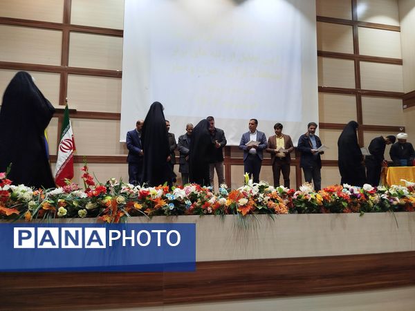 تجلیل از برترین‌های مسابقات قرآن و عترت در بروجرد