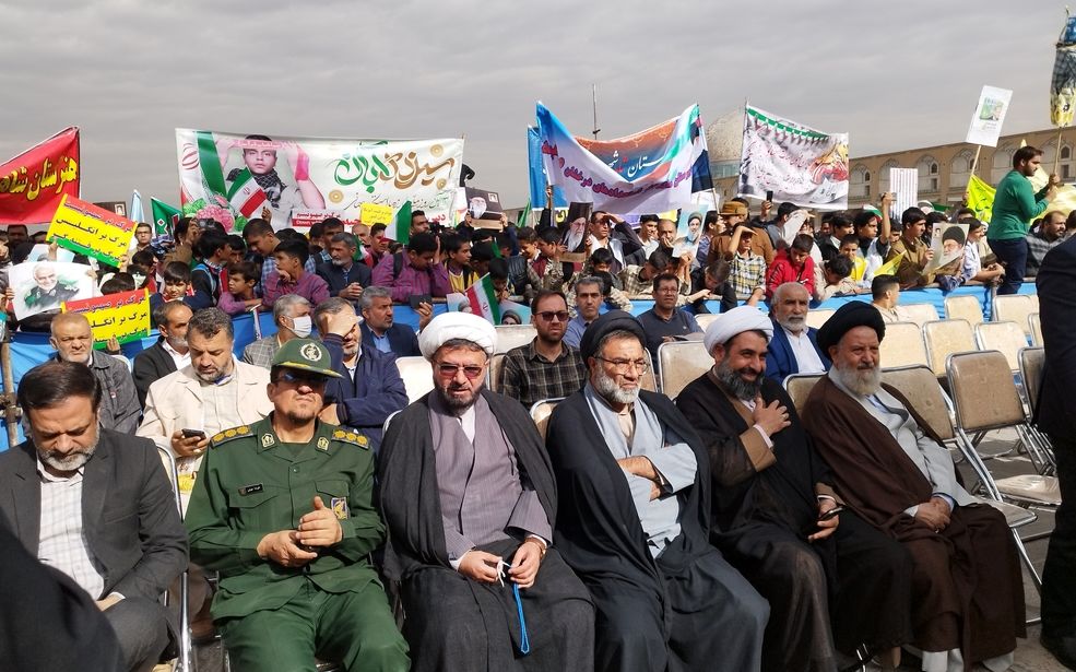 همدردی دانش آموزان اصفهان با کودکان غزه و لبنان