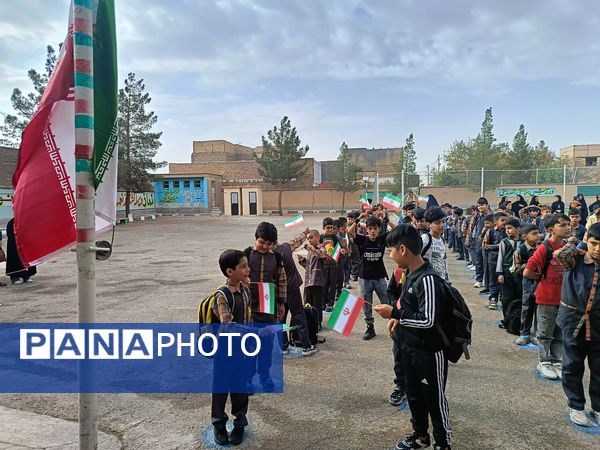 آغاز بازگشایی مدارس و شور و حال دانش آموزان دبستان شهید پسندیده فدافن در نخستین روز پاییز
