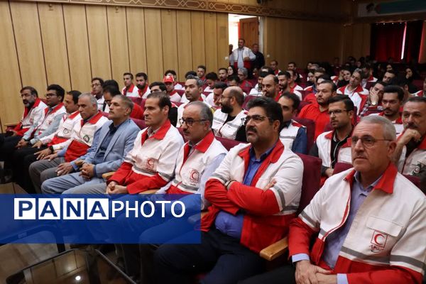  آیین تجلیل از ایثارگری‌های کارکنان و نجاتگران جمعیت هلال‌احمر استان همدان  