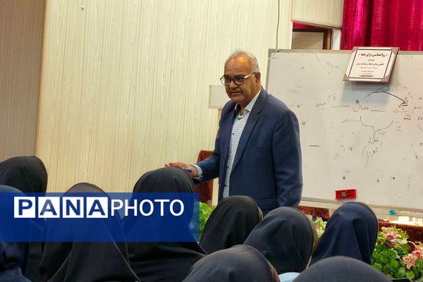 برگزاری کارگاه مشاوره به‌مناسبت هفته سلامت روان در ناحیه 2 شهرری 