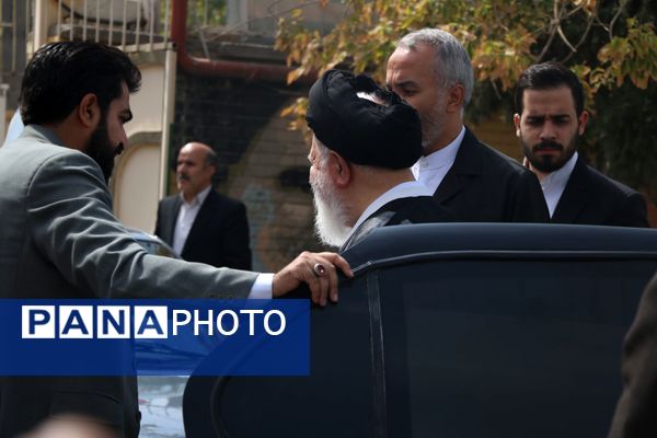 زنگ نماز در دبیرستان برزگر با حضور آیت الله علم الهدی 