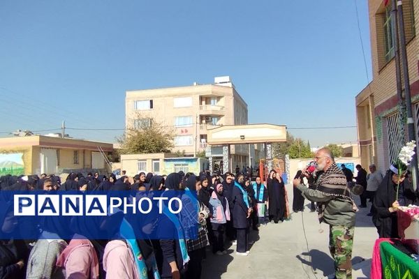 آیین استقبال از شهید گمنام در دبیرستان الزهرا 