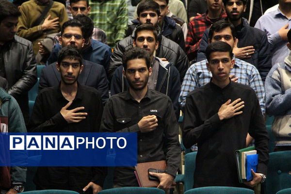 مراسم تقدیر از نخبه قرآنی دانشگاه فرهنگیان یزد 