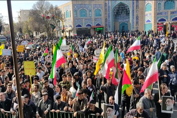 راهپیمایی باشکوه یوم الله ۱۳ آبان در استان اردبیل 