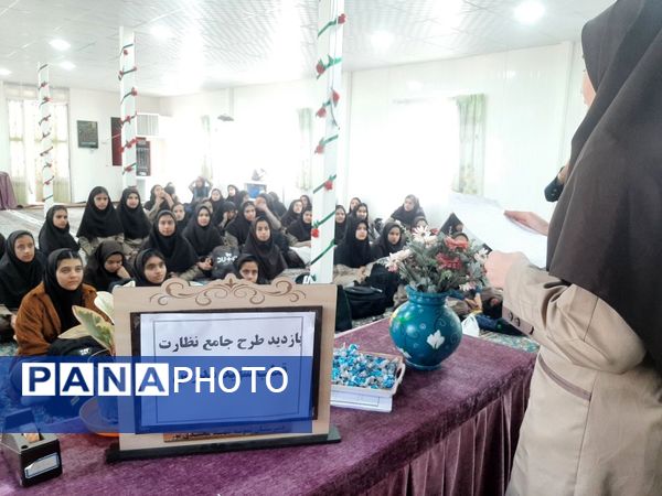 مراسم ویژه دهه ریاضیات در مدرسه شهید محمدی‌پور خلیل‌آباد