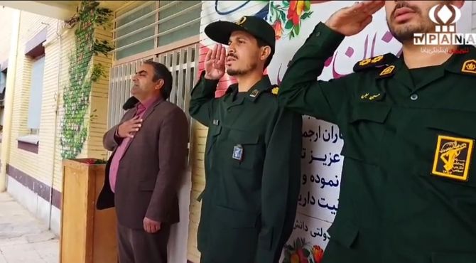 جشن آغاز سال تحصیلی در دبیرستان نمونه دانش 