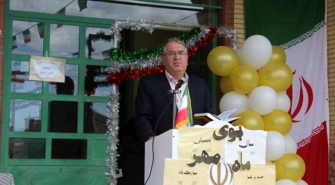 آغاز سال تحصیلی در ملکان با طنین زنگ علم و نماز