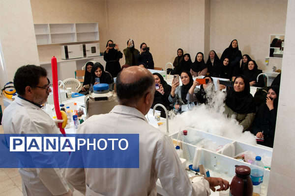 کارگاه استانی<طراحی آزمایش‌های جذاب و کاربردی>ویژه دبیران شیمی 