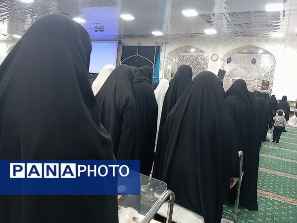 نماز جماعت همزمان با شب لیلة الرغائب در شهرستان کاشمر 