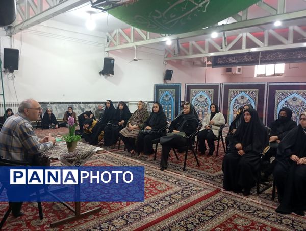 جلسه آموزش خانواده در دبیرستان دخترانه شهر آرا ۲