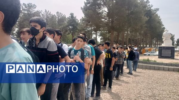 بازدید دانش‌آموزان دبیرستان شاهد ابوذر غفاری نیشابور از افلاک نمای نیشابور