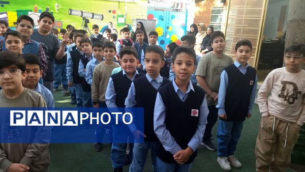 جشن آغاز سال تحصیلی در دبستان مبتکران ناحیه ۷ مشهد