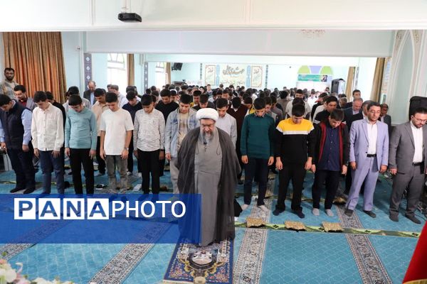 آیین نواخته شدن زنگ نماز در مدارس آذربایجان شرقی با حضور معاون آموزش متوسطه وزارت آموزش و پرورش