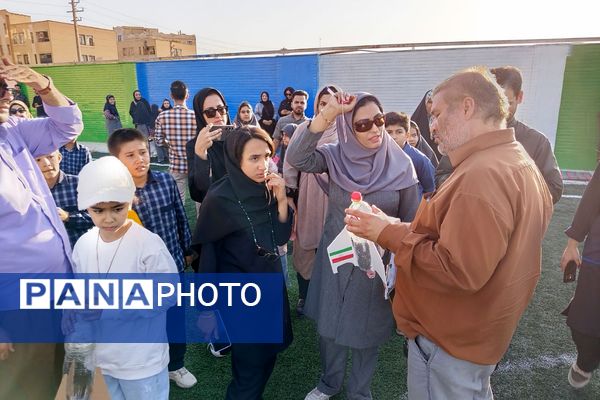 هیجان پرتاب موشک آبی در هفته هوافضا با حضور دانش‌آموزان در پژوهشسرای خواجه نصیرالدین طوسی