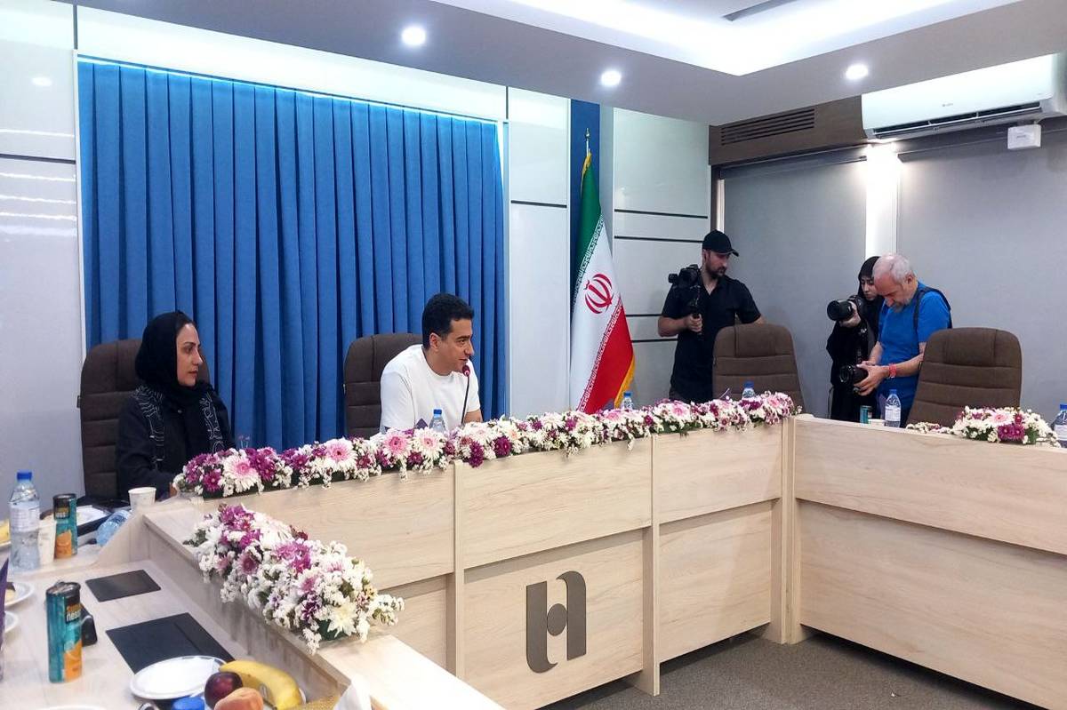 بزرگ‌ترین کنسرت خیابانی ایران با اجرای همایون شجریان در میدان آزادی