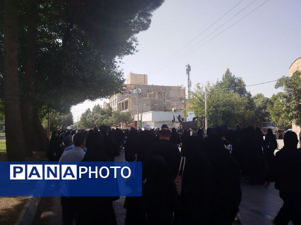 حضور مردم نیشابور در راهپیمایی جاماندگان اربعین حسینی
