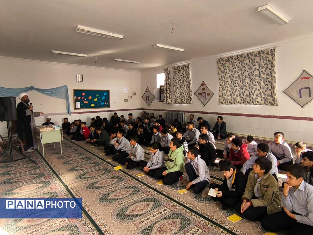 گرامیداشت ایام فاطمیه در دبیرستان خاتم الانبیا خاتم