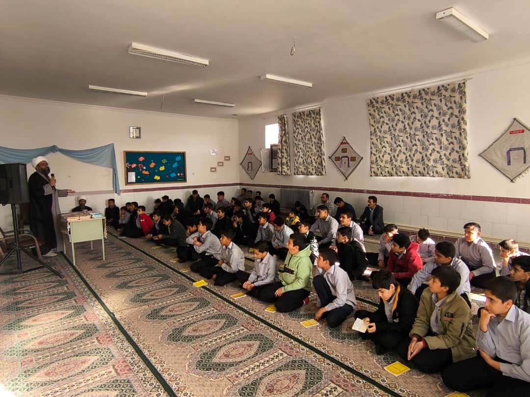 گرامیداشت ایام فاطمیه در دبیرستان خاتم الانبیا خاتم