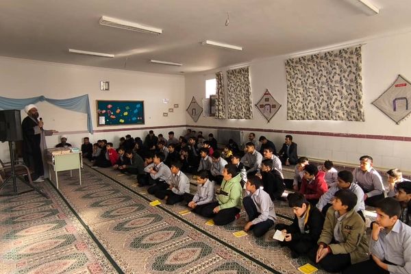 گرامیداشت ایام فاطمیه در دبیرستان خاتم الانبیا خاتم