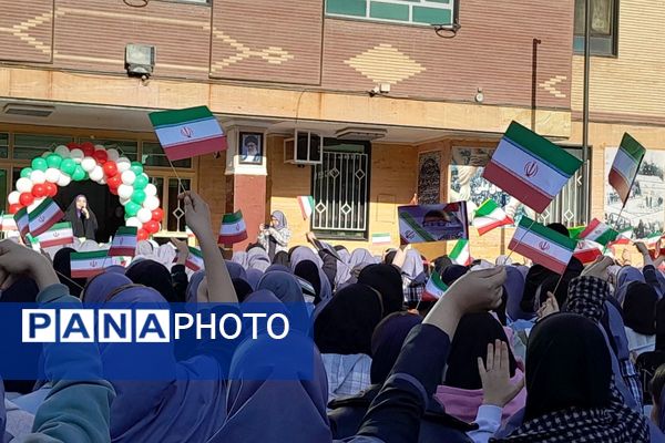 جوانه های دموکراسی در قدس؛شور وهیجان دانش آموزان قدس در انتخابات شورای دانش آموزی