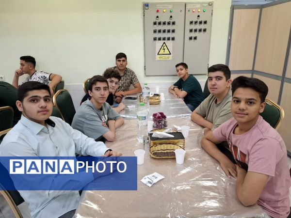 سفر معنوی دانش‌آموزان سما کاشان به مشهد مقدس در دهه کرامت