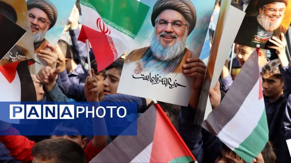  ادای احترام دانش‌آموزان و فرهنگیان شهرستان پاکدشت به مقام شامخ شهیدان مقاومت و شهید سید حسن نصرالله 
