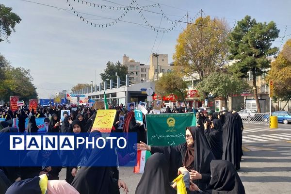 راهپیمایی 13آبان در میدان بسیج مشهد