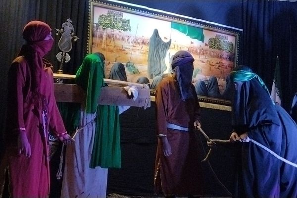 عزاداری شب هفتم محرم در دبیرستان فرزانگان