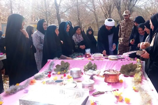 جشنی شاد و رنگین برای بانوان هنرمند شازند