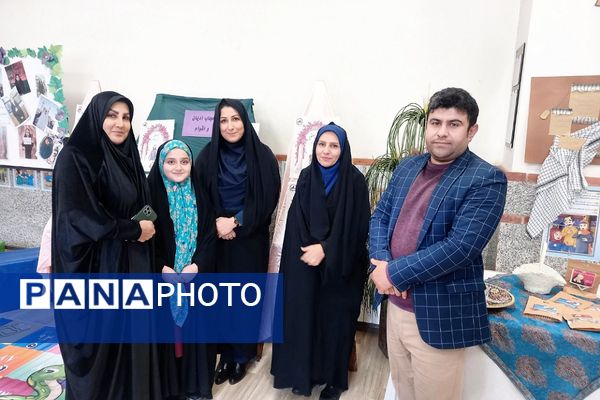 برگزاری نمایشگاه عفاف و حجاب و مشاغل در مدارس ناحیه دو شهرری 