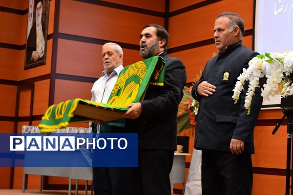 تجلیل از پسران ممتاز دبیرستان امام رضا در بهارستان‌دو