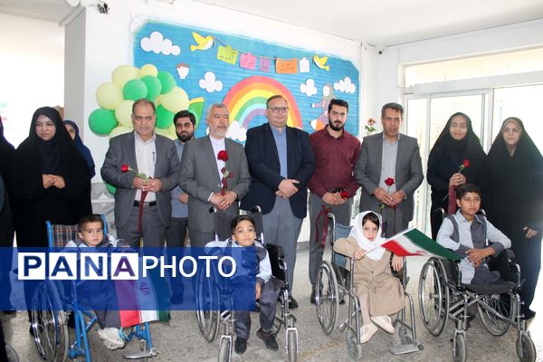 بازدید مدیرکل آموزش و پرورش استان خراسان رضوی از مدرسه خدیجه ی کبری (س) 