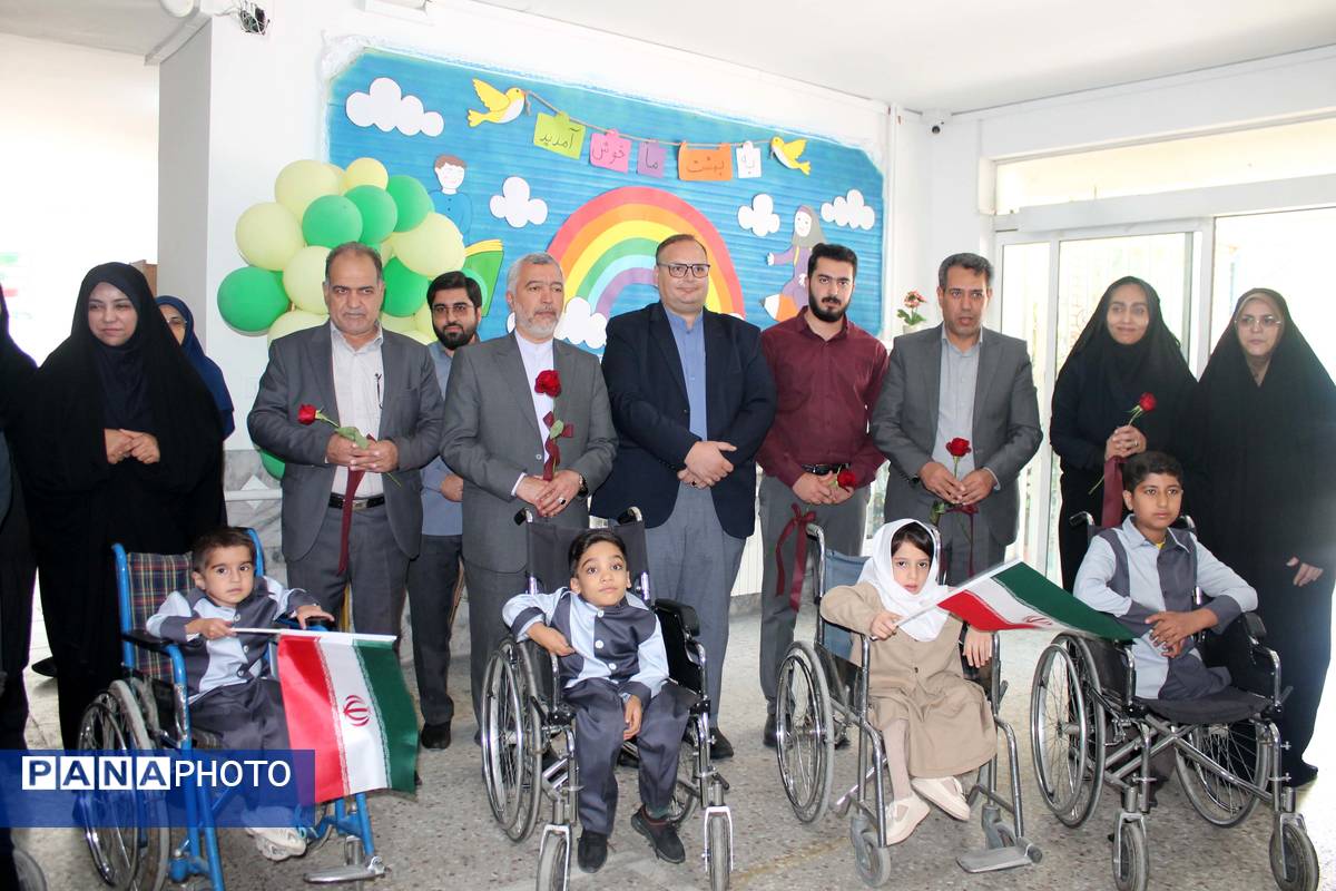 بازدید مدیرکل آموزش و پرورش استان خراسان رضوی از مدرسه خدیجه ی کبری (س) 