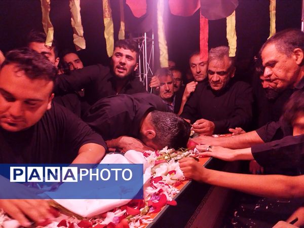 وداع مردم برخوار با شهید مدافع آسمان ایران