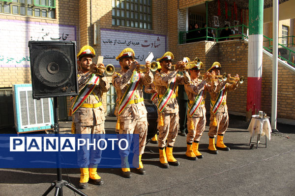 مراسم گرامیداشت هفته دفاع مقدس در دبیرستان شاهد رضویه قم