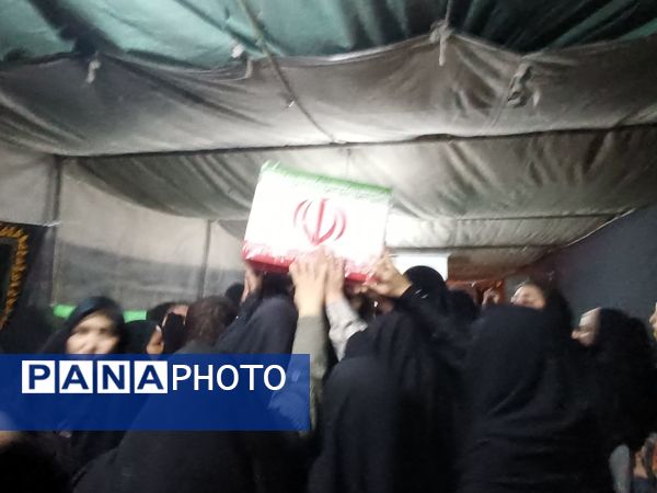 تشییع پیکر شهید گمنام در نمایشگاه یاس کبود 