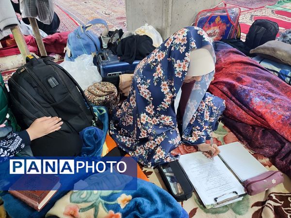 سه روز بندگی  در مسجد جامع نیشابور