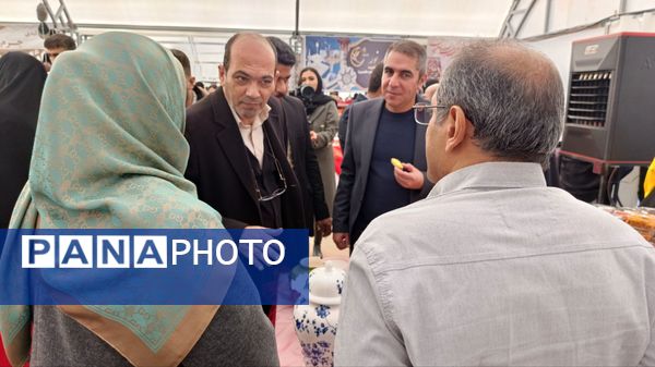 نمایشگاه یلدا در سایه‌سار چنار کهن لاهیجان تبریز گشایش یافت