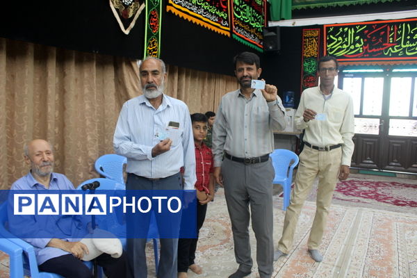 حضور پرشور مردم استان بوشهر پای صندوق‌های رأی