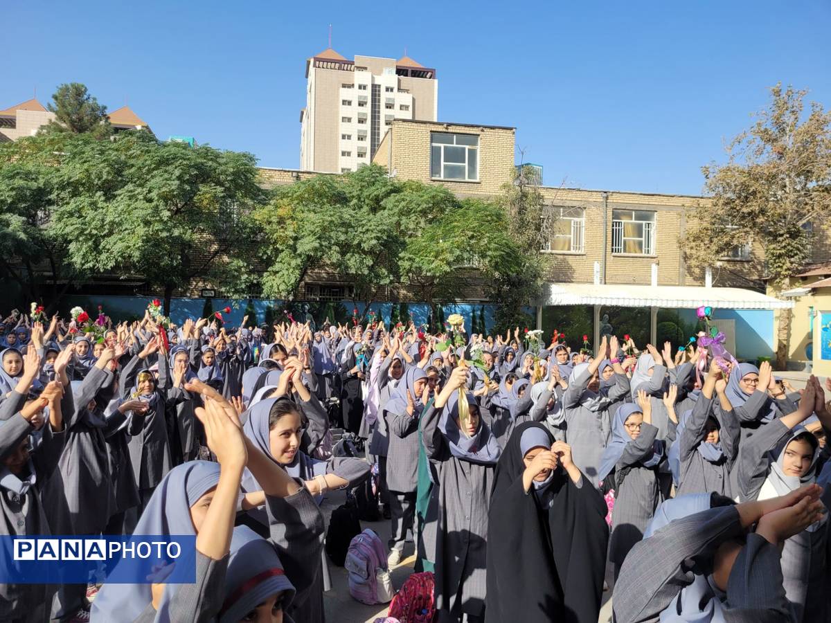 دبستان مصلی نژاد حضرت زینب میزبان مراسم آغاز سال تحصیلی شد