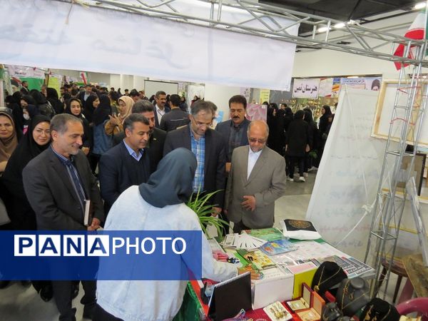افتتاحیه نمایشگاه استانی به‌مناسبت هفته مشاغل در شهرستان بجنورد 