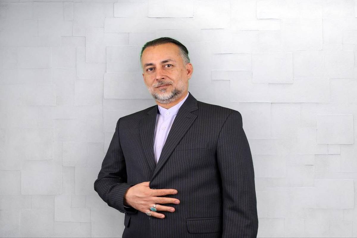 مفاهیم قانون اساسی باید به زبان ساده و جذاب به دانش‌آموزان آموزش داده شود