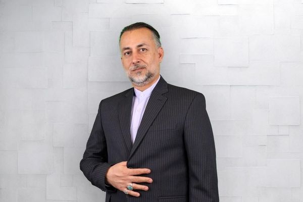 مفاهیم قانون اساسی باید به زبان ساده و جذاب به دانش‌آموزان آموزش داده شود