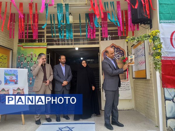 مراسم باشکوه زنگ ایثار و مقاومت در مدرسه شاهد تکتم ناحیه ۳