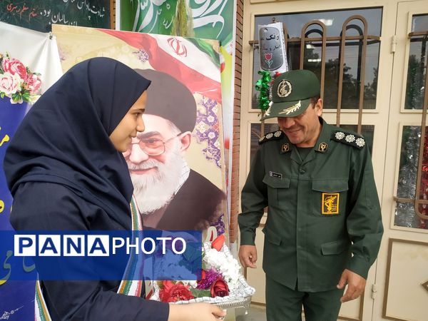 جشن آغاز سال تحصیلی جدید در دبیرستان نمونه ایمان 