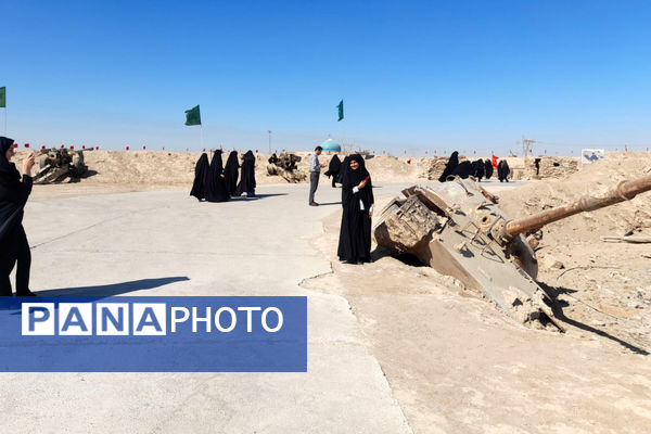 قدمگذاشتن دانشآموزان رباطکریم بر خاک مقدس شلمچه