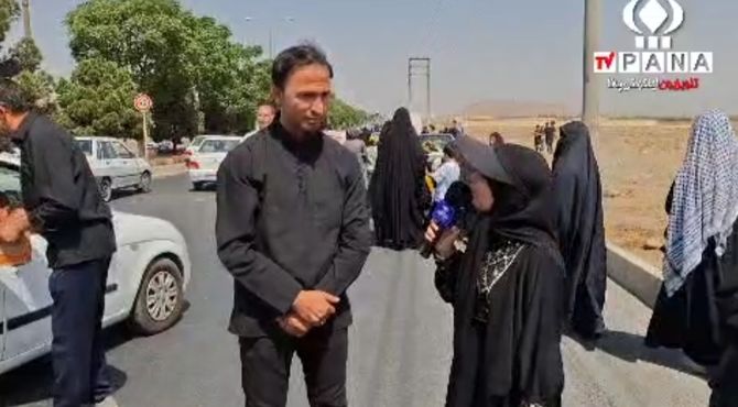 پیاده می‌‌رود زائر به عشق تربت مولا