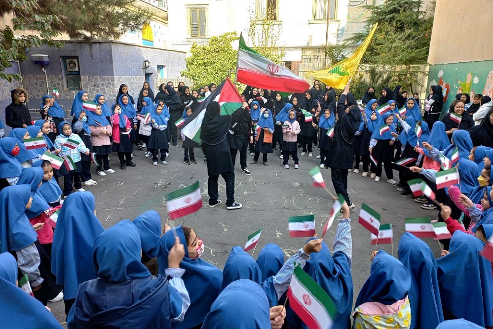 برپایی جشن وعده صادق۲ در مدارس رودهن 