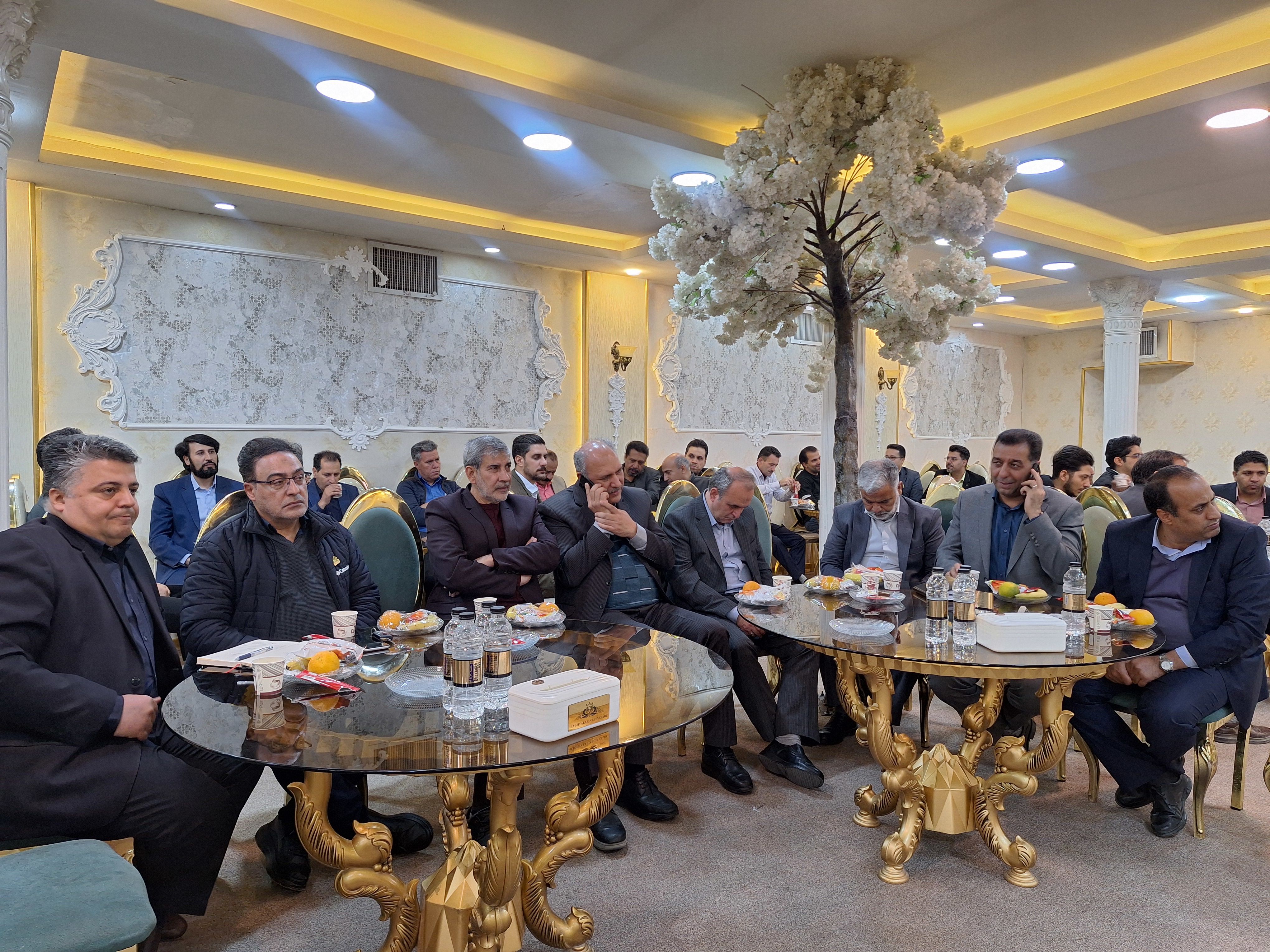 نشست مدیران مدارس ناحیه 4 اصفهان 